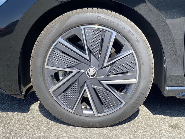 Škoda Superb Combi 2.0 TDI 4x4 DSG Sportlin - foto 36