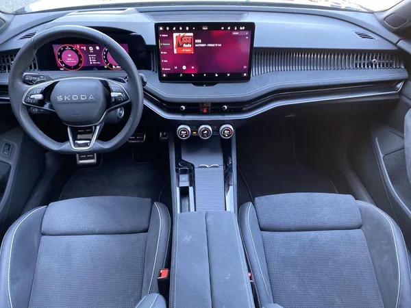 Škoda Superb Combi 2.0 TDI 4x4 DSG Sportlin - foto 5