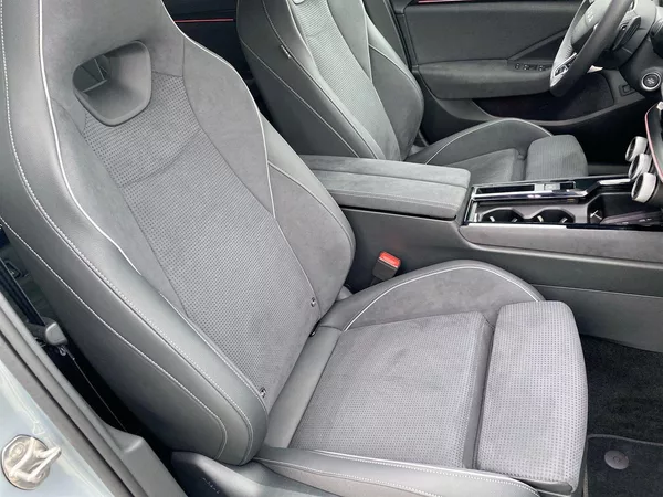 Škoda Superb Combi 2,0 TDI 4x4 DSG Sportlin - foto 10