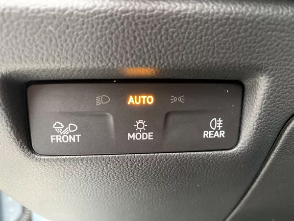 Škoda Superb Combi 2,0 TDI 4x4 DSG Sportlin - foto 17