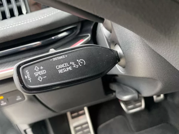 Škoda Superb Combi 2,0 TDI 4x4 DSG Sportlin - foto 19
