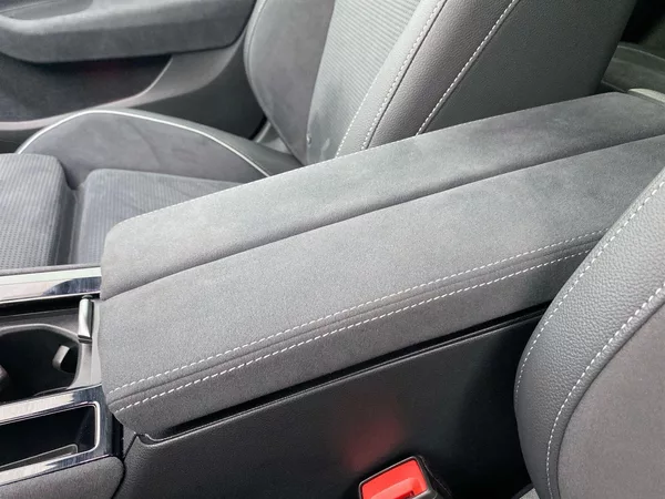 Škoda Superb Combi 2,0 TDI 4x4 DSG Sportlin - foto 23