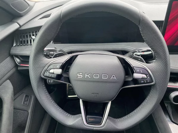Škoda Superb Combi 2,0 TDI 4x4 DSG Sportlin - foto 6