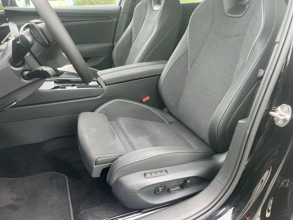 Škoda Superb Combi 2,0 TDI 4x4 DSG Sportlin - foto 10