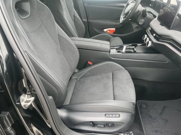 Škoda Superb Combi 2,0 TDI 4x4 DSG Sportlin - foto 12