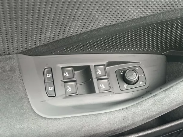 Škoda Superb Combi 2,0 TDI 4x4 DSG Sportlin - foto 19