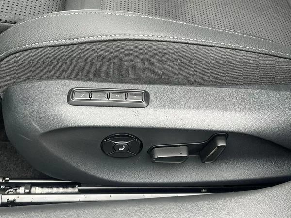 Škoda Superb Combi 2,0 TDI 4x4 DSG Sportlin - foto 22