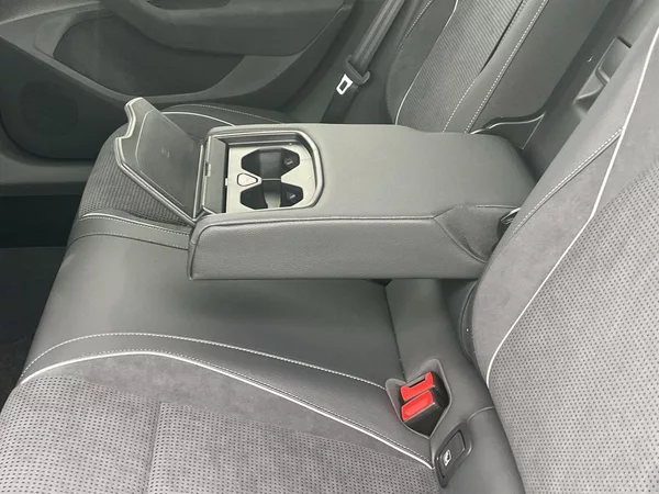 Škoda Superb Combi 2,0 TDI 4x4 DSG Sportlin - foto 25