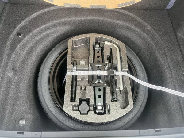 Škoda Superb Combi 2,0 TDI 4x4 DSG Sportlin - foto 29