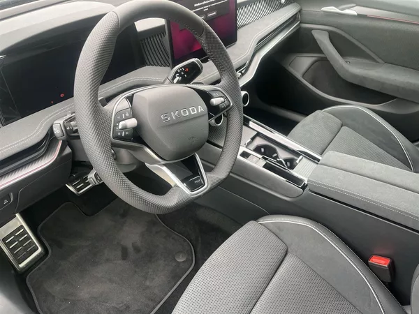 Škoda Superb Combi 2,0 TDI 4x4 DSG Sportlin - foto 9