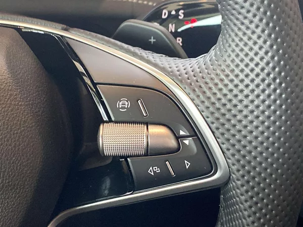 Škoda Superb Combi 2,0 TDI 110 kW DSG Sport - foto 13