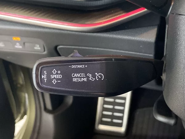 Škoda Superb Combi 2,0 TDI 110 kW DSG Sport - foto 14