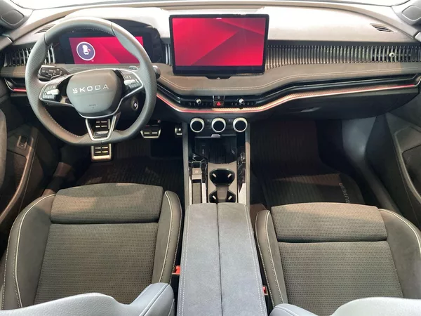 Škoda Superb Combi 2,0 TDI 110 kW DSG Sport - foto 5