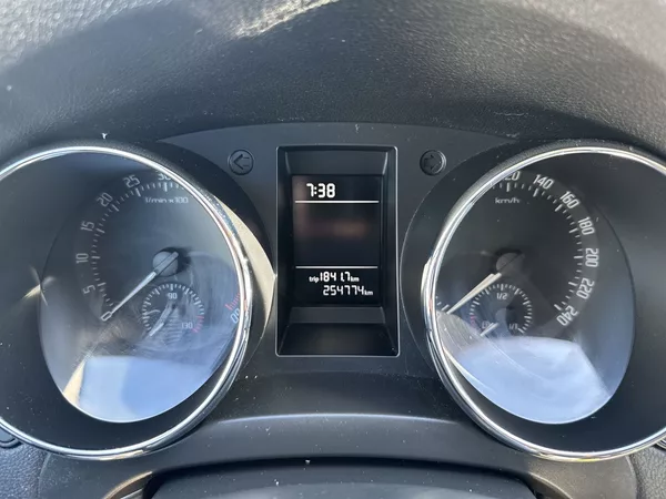 Škoda Yeti 2.0 TDI 4x4 Active - foto 6