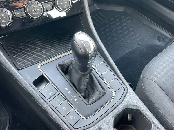 Volkswagen Bora E- 100 kW DSG - foto 15