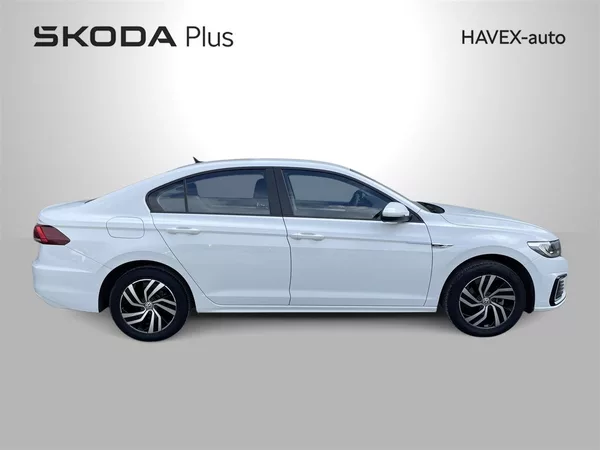 Volkswagen Bora E- 100 kW DSG - foto 3