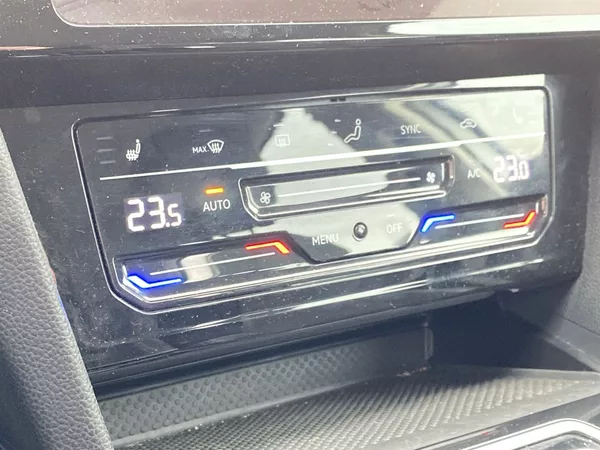 Volkswagen Passat Variant 2.0 TDI DSG 4Motion - foto 14