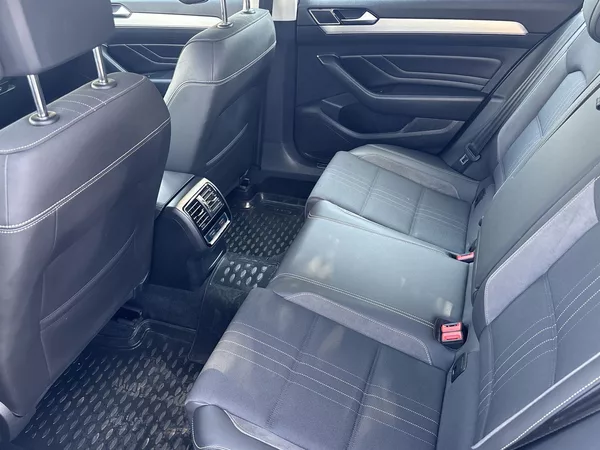 Volkswagen Passat Variant 2.0 TDI 4Motion DSG Al - foto 7