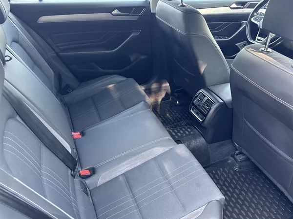 Volkswagen Passat Variant 2.0 TDI 4Motion DSG Al - foto 9