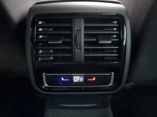 Volkswagen Passat Variant 2.0 TDI DSG Business - foto 25