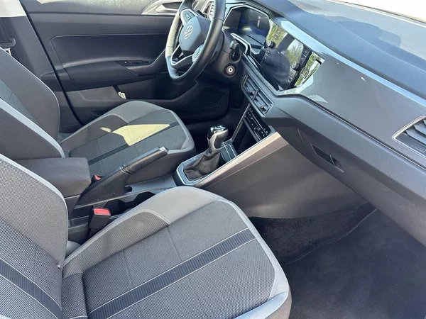 Volkswagen Polo 1.0 TSI DSG Style - foto 9