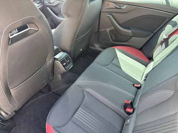 Škoda Kamiq 1.0 TSI Monte Carlo - foto 8