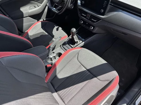 Škoda Kamiq 1.0 TSI Monte Carlo - foto 9
