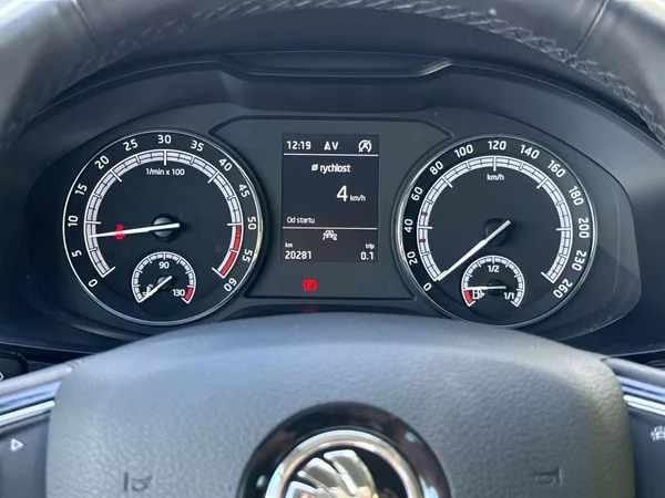 Škoda Karoq 1.6 TDI Ambition - foto 11