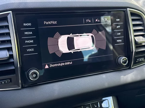 Škoda Karoq 1.6 TDI Ambition - foto 13