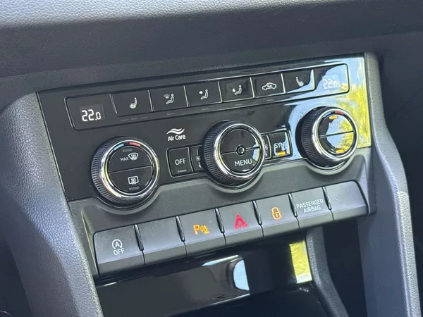 Škoda Karoq 1.6 TDI Ambition - foto 15