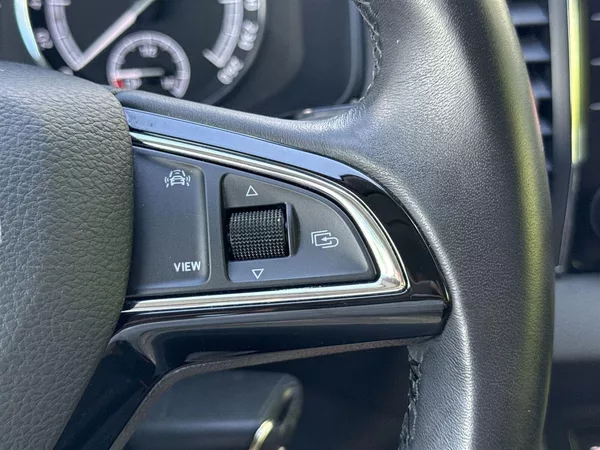 Škoda Karoq 1.6 TDI Ambition - foto 21