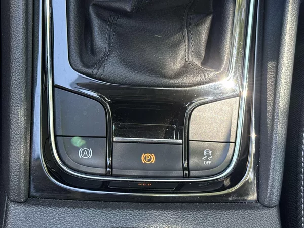 Škoda Karoq 1.6 TDI Ambition - foto 24
