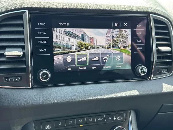 Škoda Karoq 2.0 TDI 4x4 DSG Scout - foto 22
