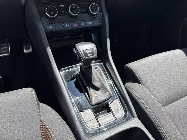 Škoda Karoq 2.0 TDI 4x4 DSG Scout - foto 26
