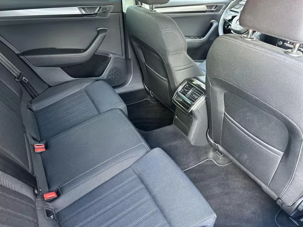 Škoda Superb 1.5 TSI DSG Style - foto 11