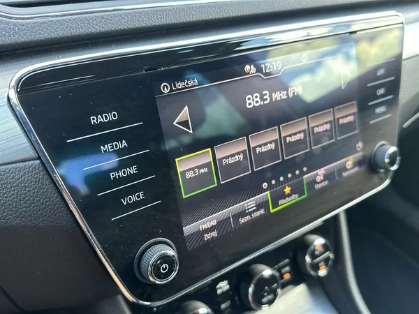Škoda Superb 1.5 TSI DSG Style - foto 14