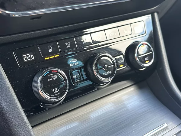 Škoda Superb 1.5 TSI DSG Style - foto 15