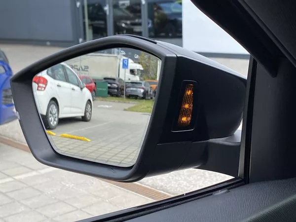Škoda Octavia 2.0 TSI DSG RS - foto 23