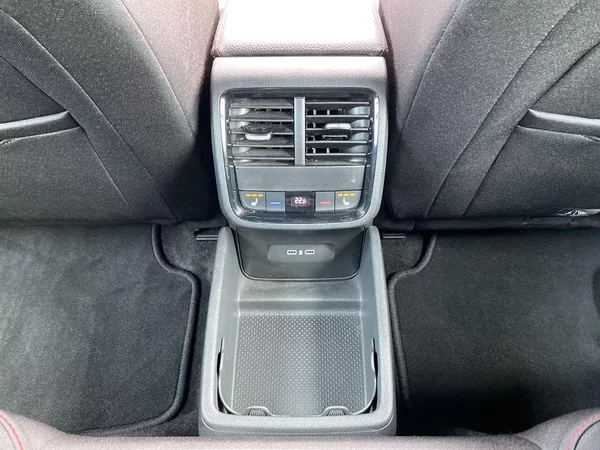 Škoda Octavia 2.0 TSI DSG RS - foto 30