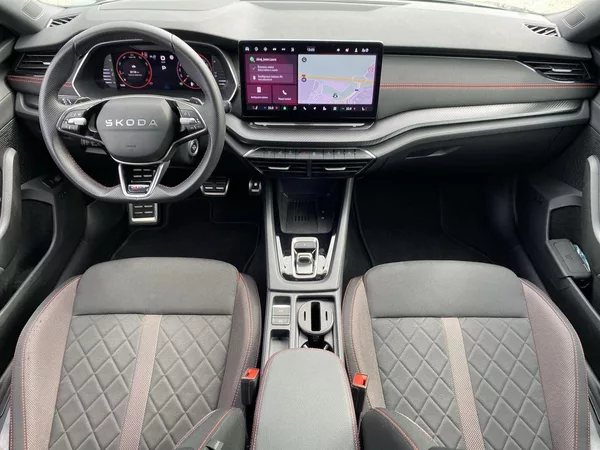 Škoda Octavia 2.0 TSI DSG RS - foto 5