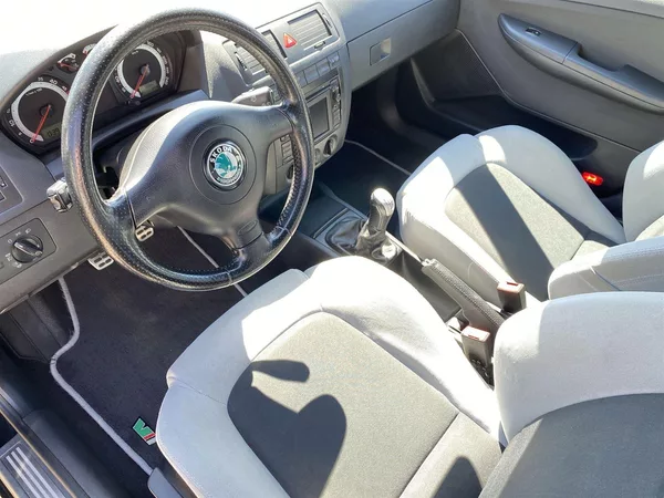 Škoda Fabia 1.9 TDI RS - foto 6