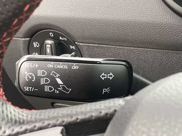 Škoda Octavia 2.0 TDI Elegance - foto 20