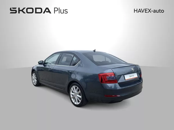 Škoda Octavia 2.0 TDI Elegance - foto 29