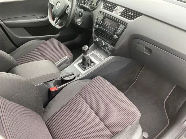 Škoda Octavia 2.0 TDI Elegance - foto 8