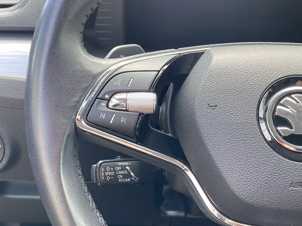 Škoda Superb Combi 2.0 TDI DSG Ambition - foto 17