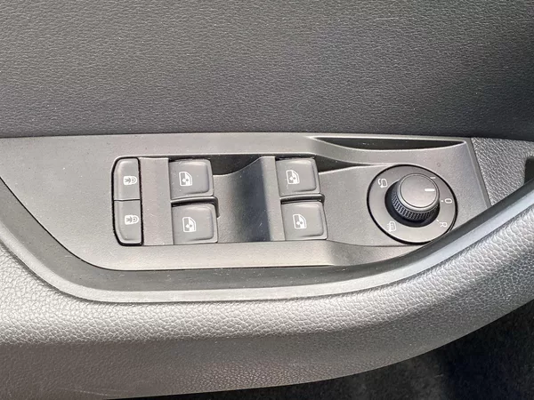 Škoda Superb Combi 2.0 TDI DSG Ambition - foto 19