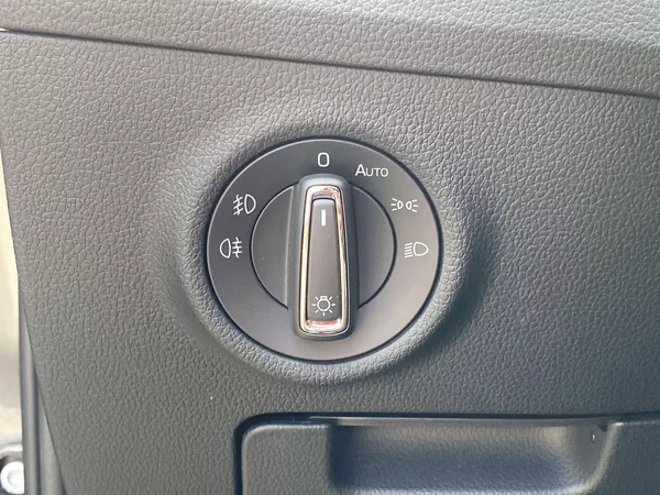 Škoda Superb Combi 2.0 TDI DSG Ambition - foto 20