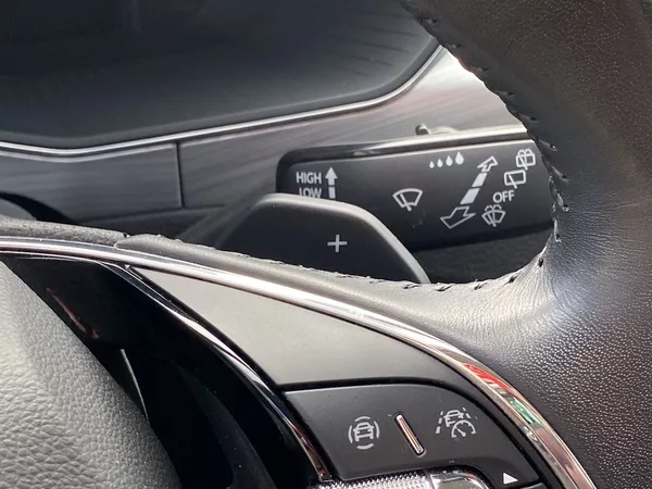 Škoda Superb Combi 2.0 TDI DSG Ambition - foto 22