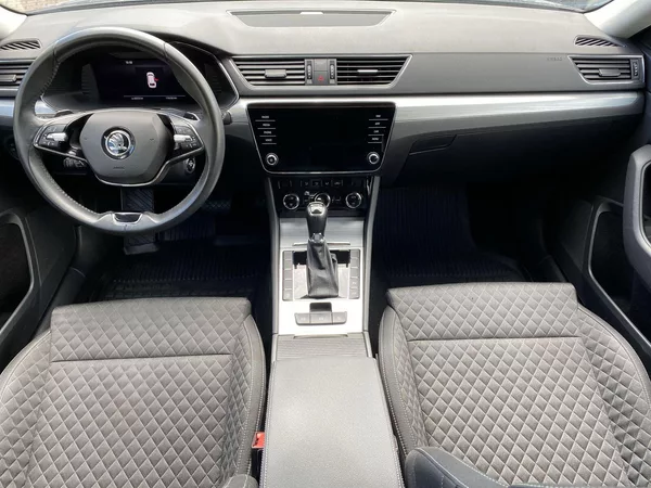 Škoda Superb Combi 2.0 TDI DSG Ambition - foto 5