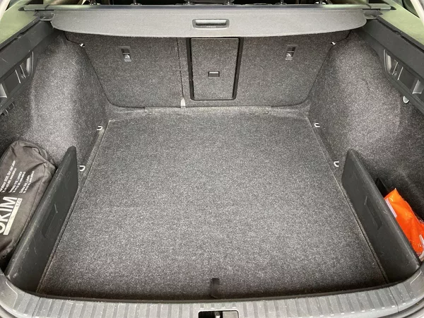 Škoda Octavia Combi 2.0 TDI 4x4 DSG Style + - foto 28
